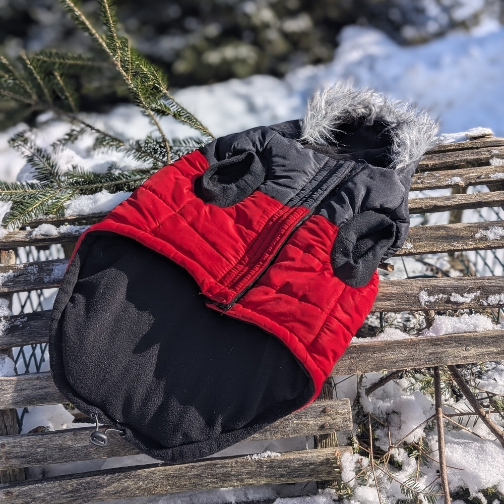 Canada Pooch Reversible Dog Coat – Red & Black, Waterproof Size 18 NWOT
